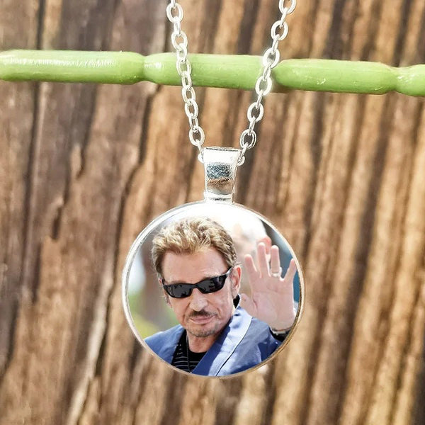 Collier pendentif Johnny Hallyday - Photo 15 modèles | Johnny Hallyday Fanclub